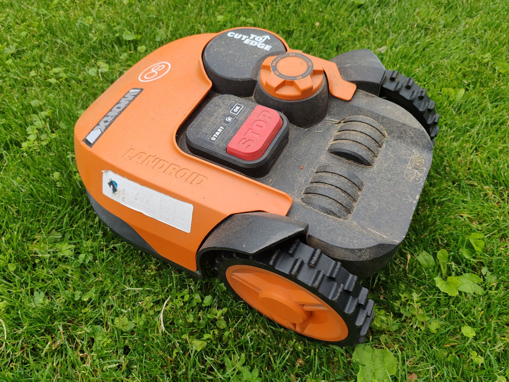Robot Mower Losing GPS Signal 1 Illustration for: Robot Mower Losing GPS Signal