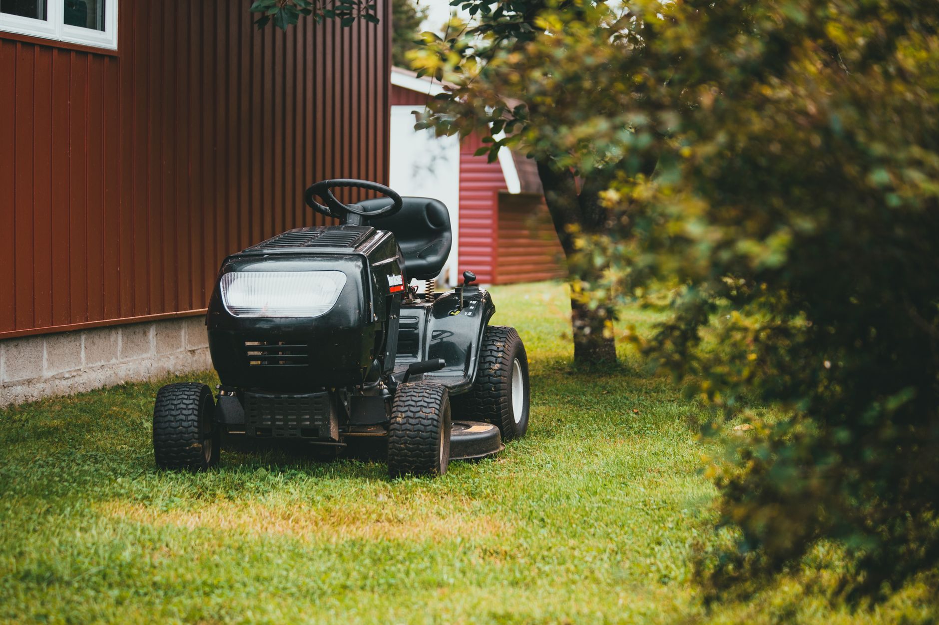 What Is RTK on a Robot Lawn Mower? A Clear Explanation 1 Illustration for: What Is RTK on a Robot Lawn Mower? A Clear Explanation